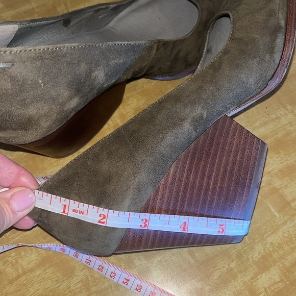 Eileen Fisher ladies wedge style green suede Hawk heels with pointy toe SZ 9.5 - Picture 9 of 10